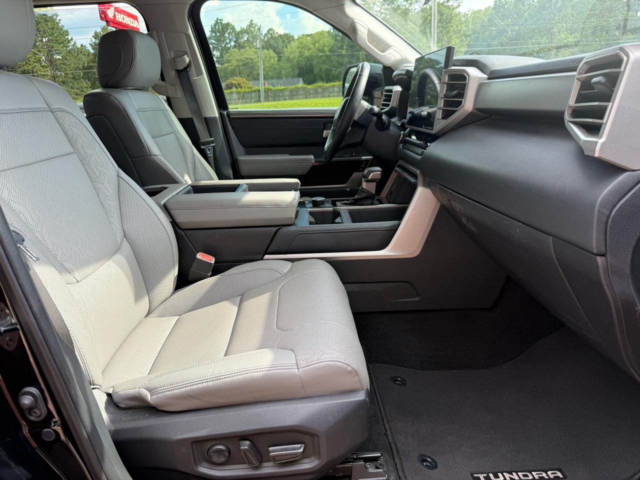 Toyota Tundra 4WD  2022