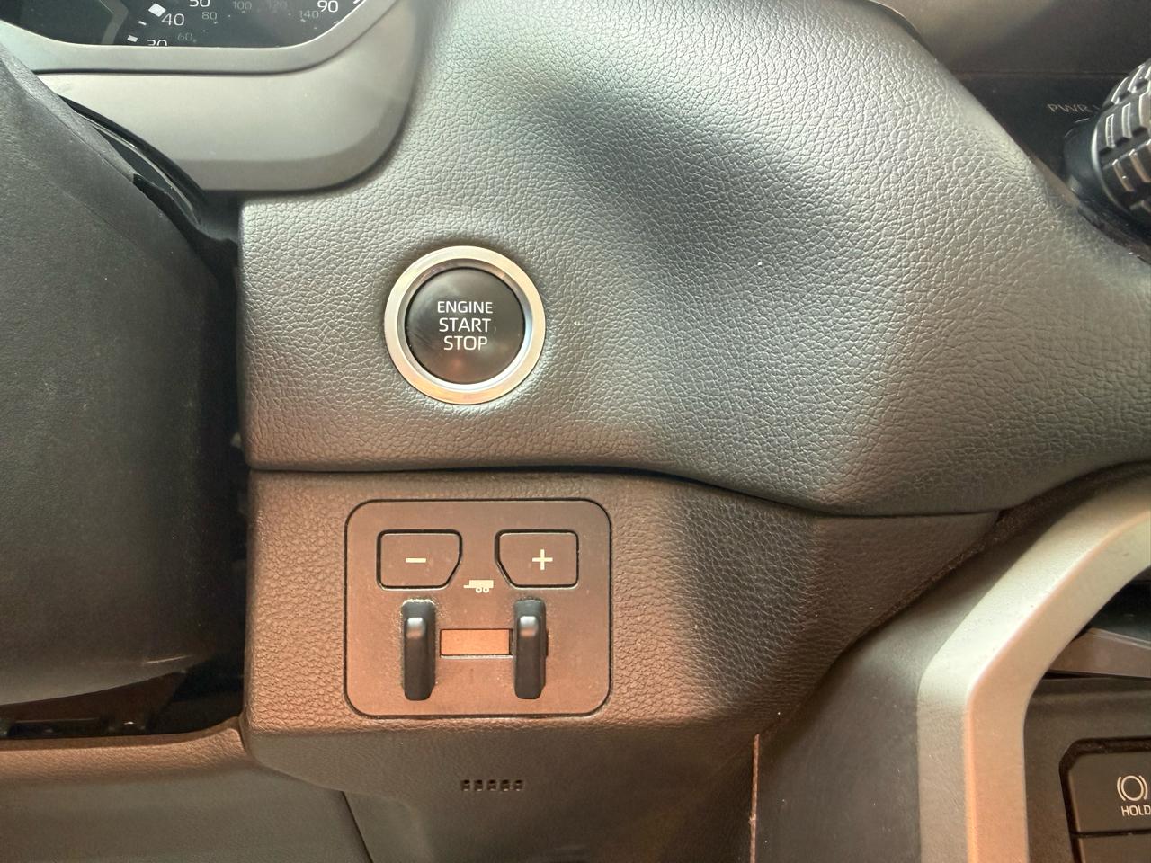 Toyota Tundra 4WD  2022
