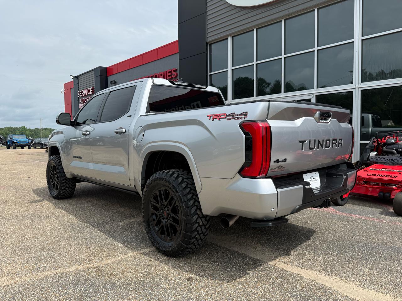Toyota Tundra 4WD  2023