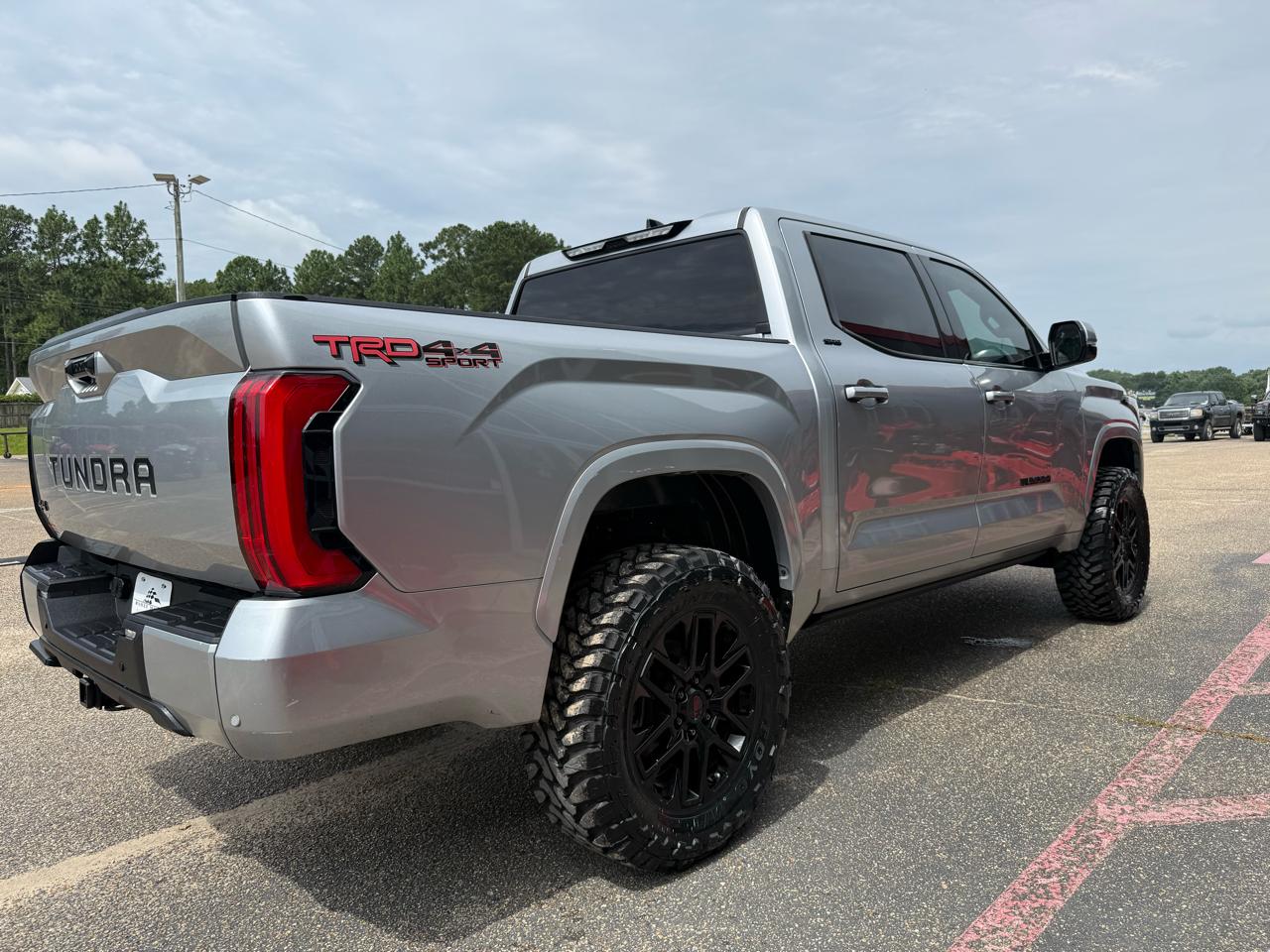 Toyota Tundra 4WD  2023