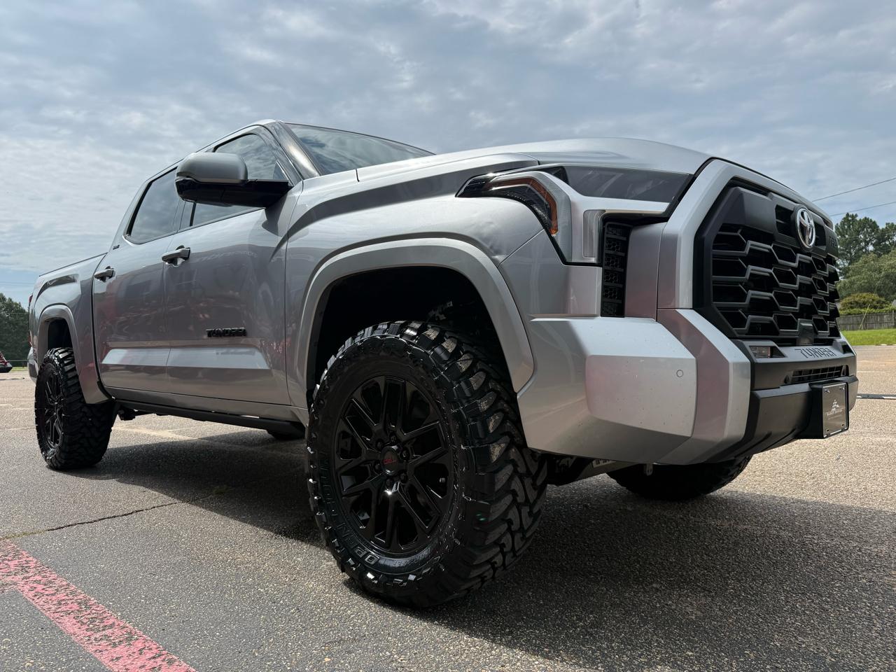 Toyota Tundra 4WD  2023