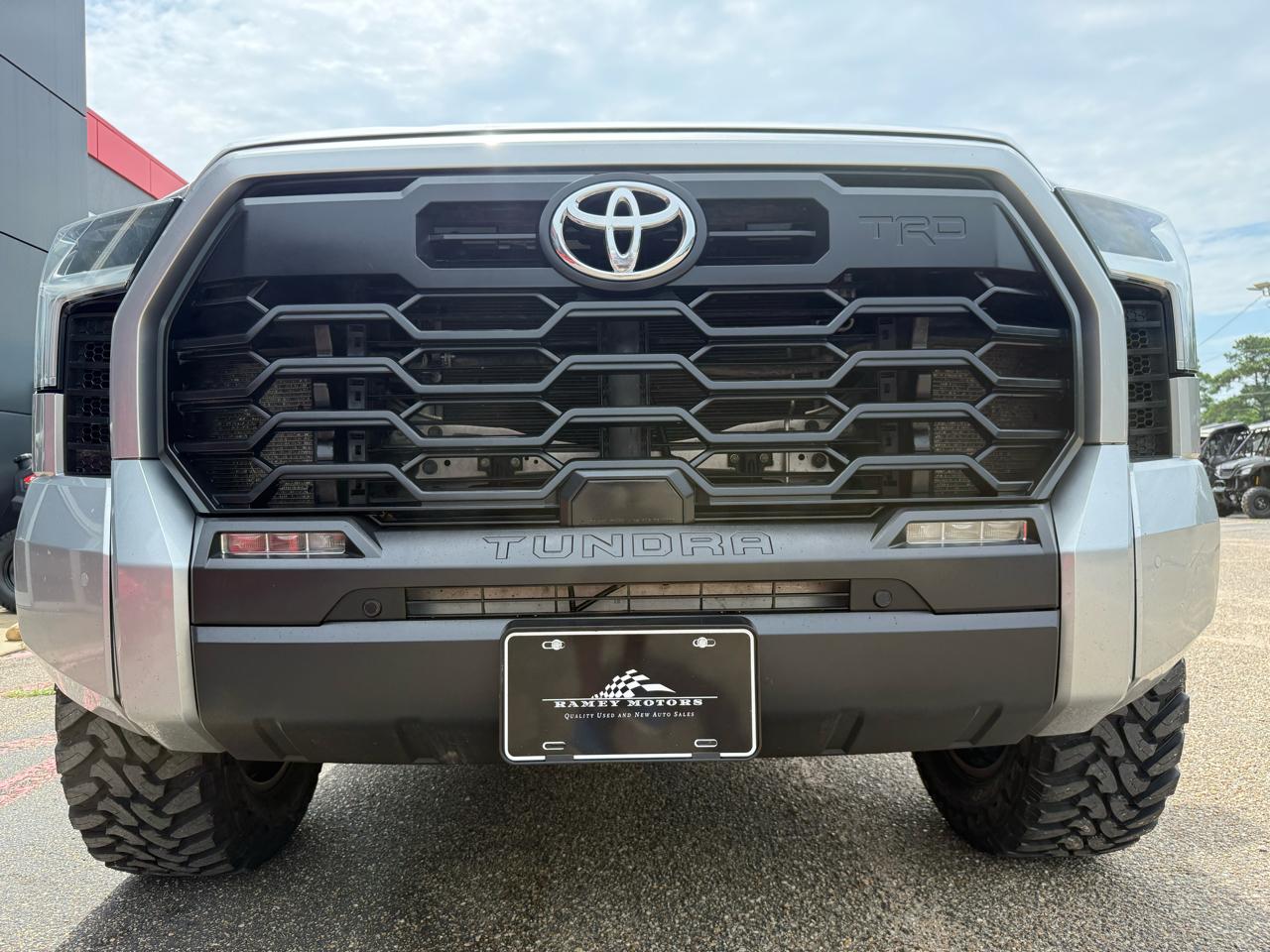 Toyota Tundra 4WD  2023