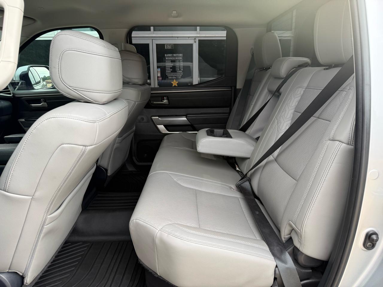 Toyota Tundra 4WD  2023