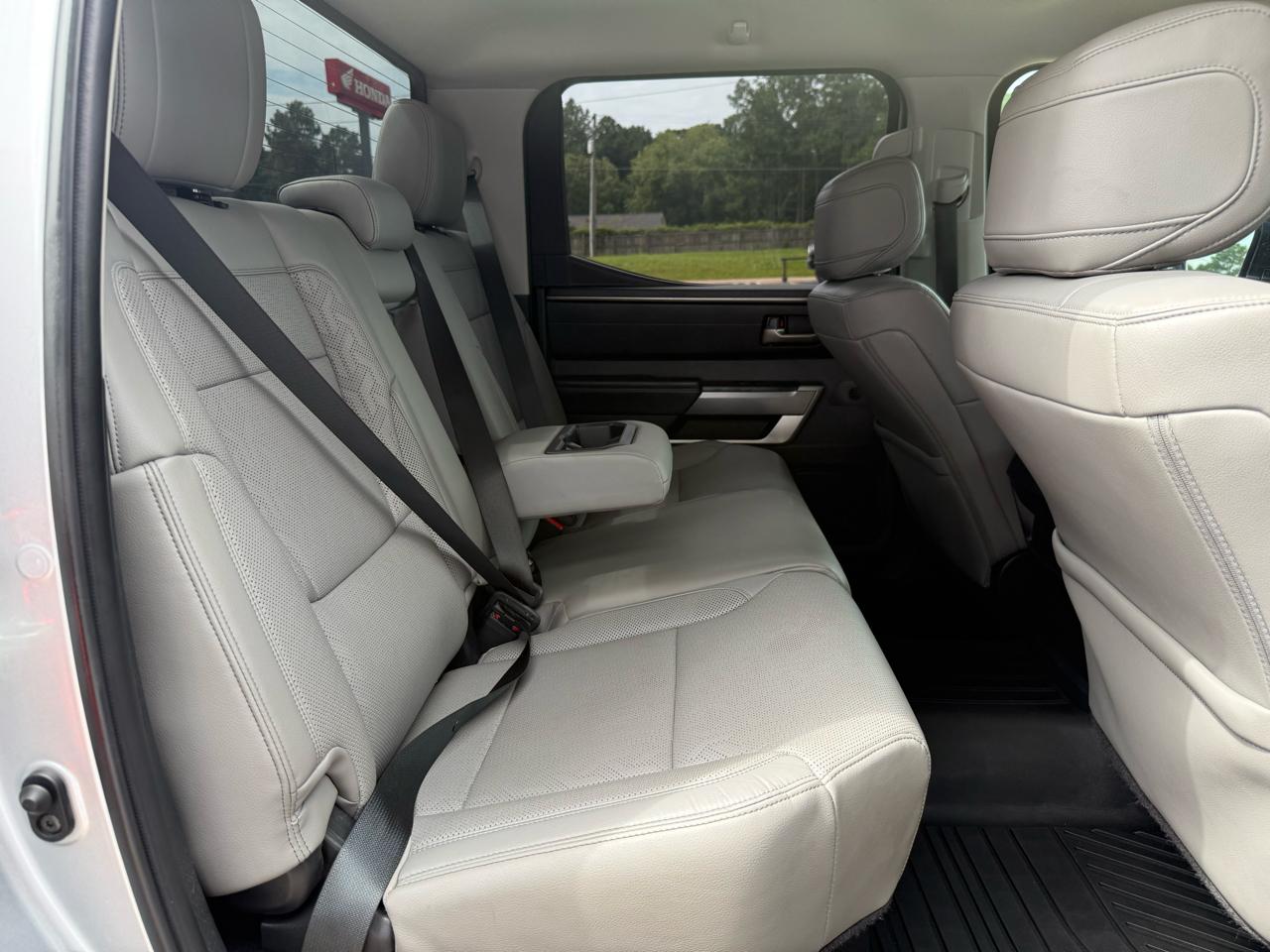 Toyota Tundra 4WD  2023