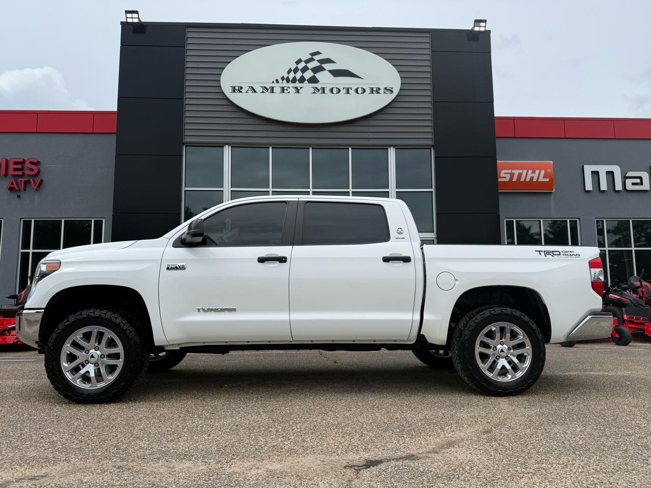 Toyota Tundra 4WD  2021