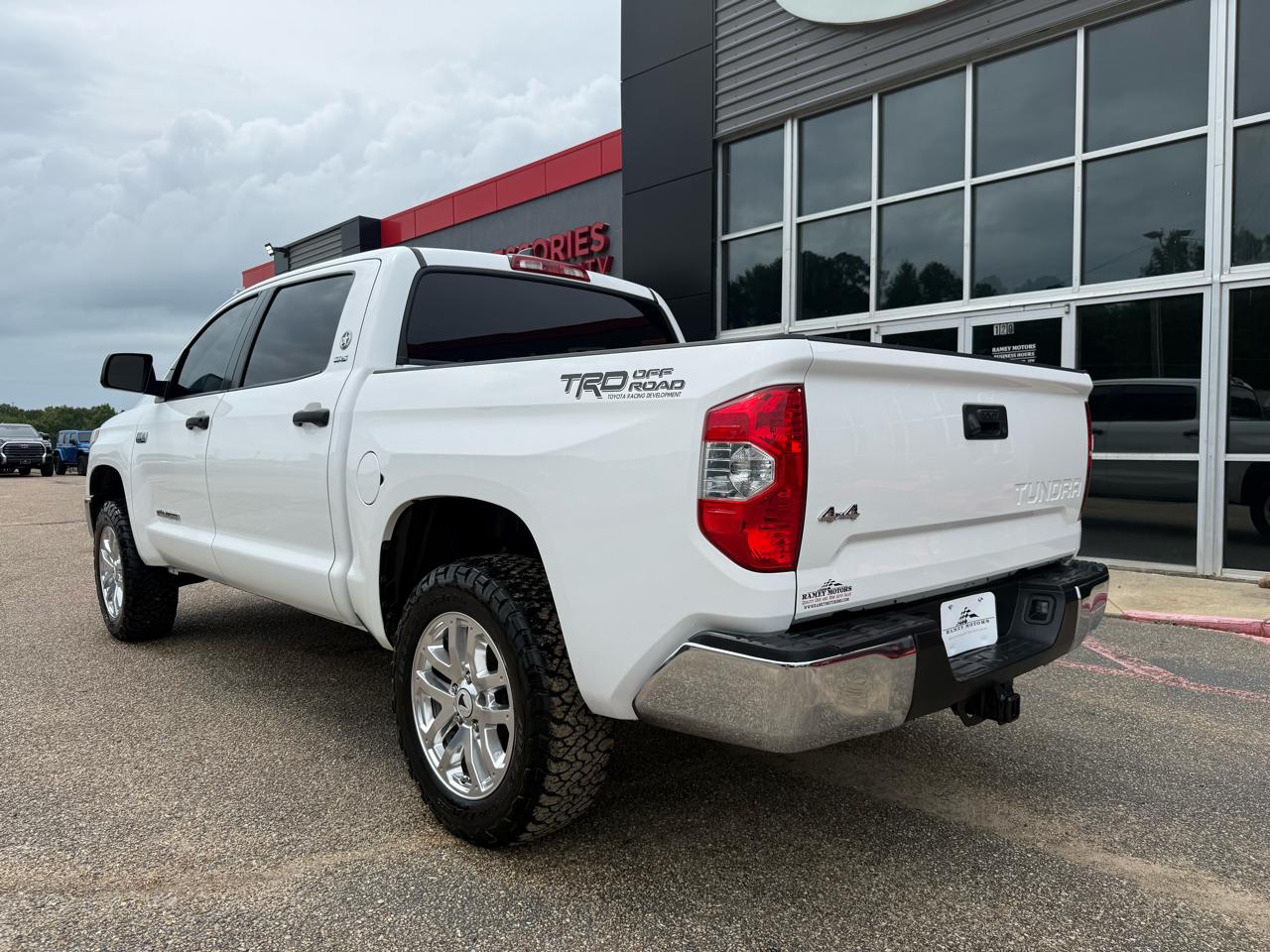 Toyota Tundra 4WD  2021