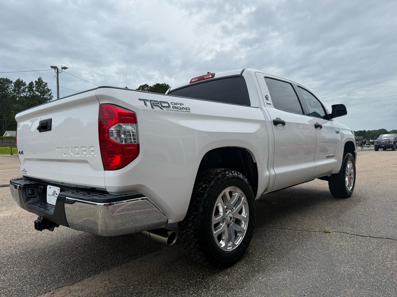 Toyota Tundra 4WD  2021