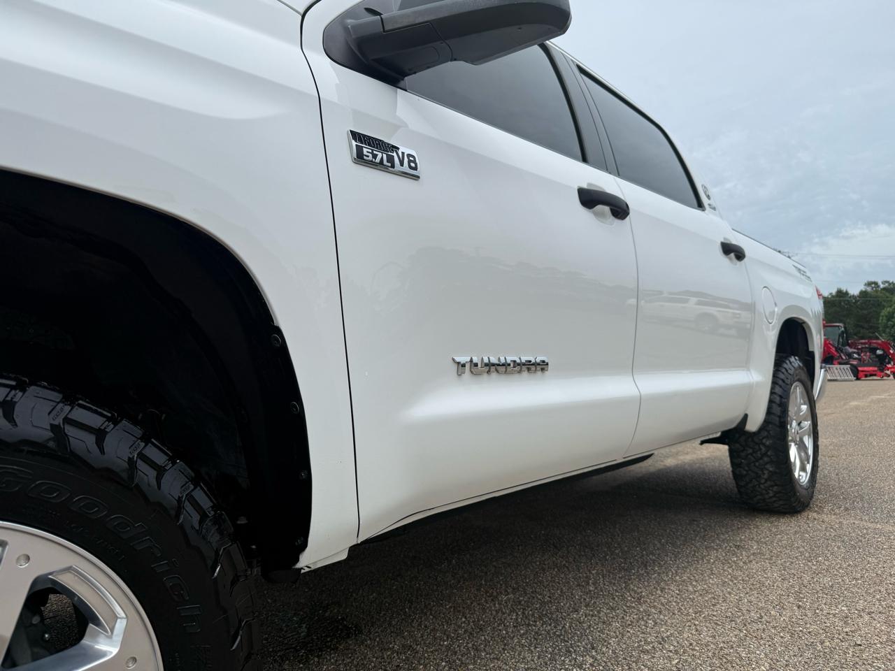 Toyota Tundra 4WD  2021