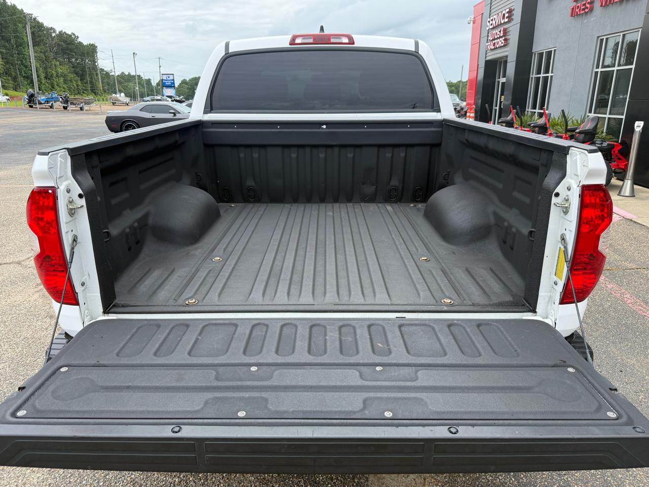 Toyota Tundra 4WD  2021
