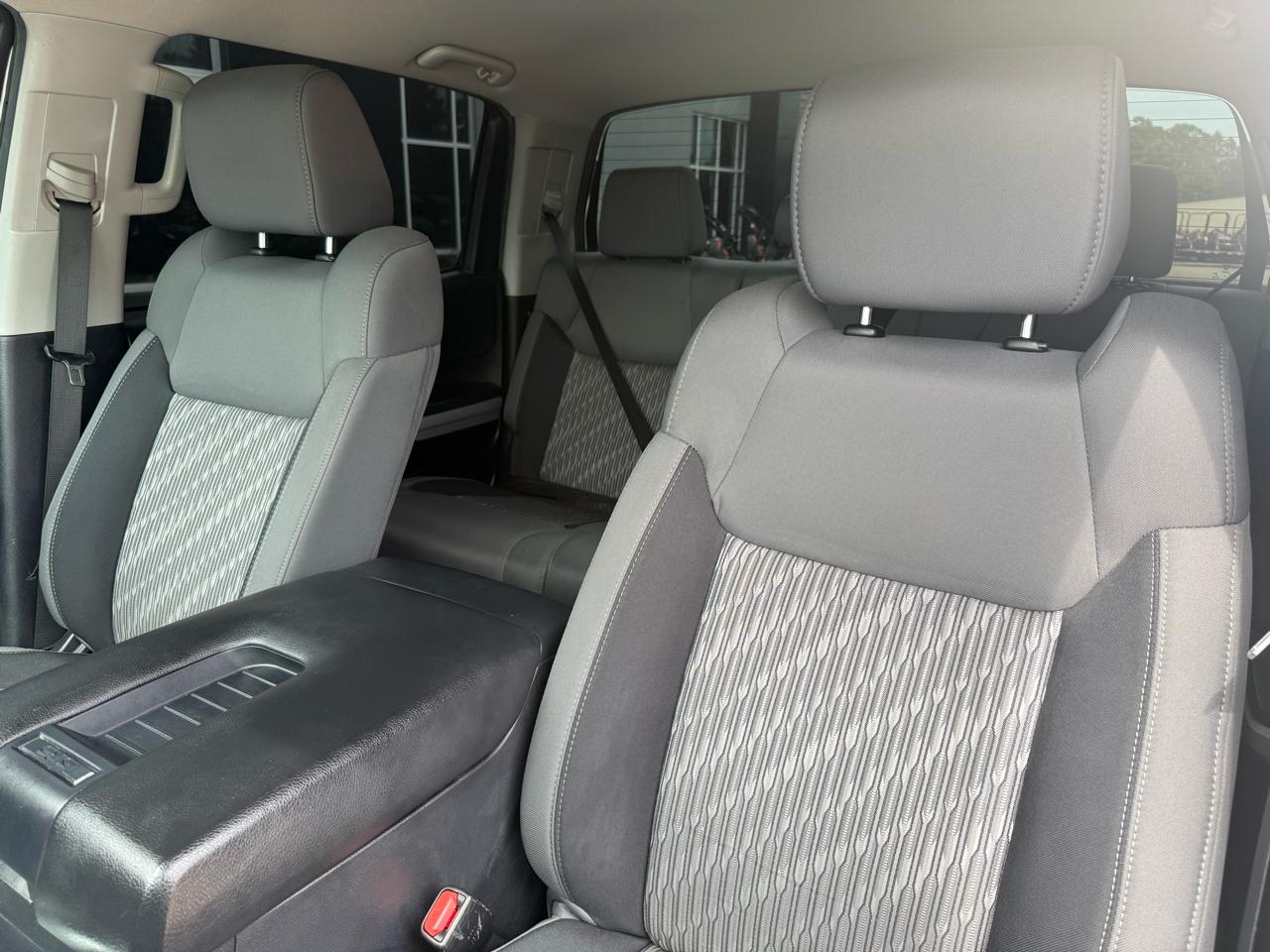 Toyota Tundra 4WD  2021