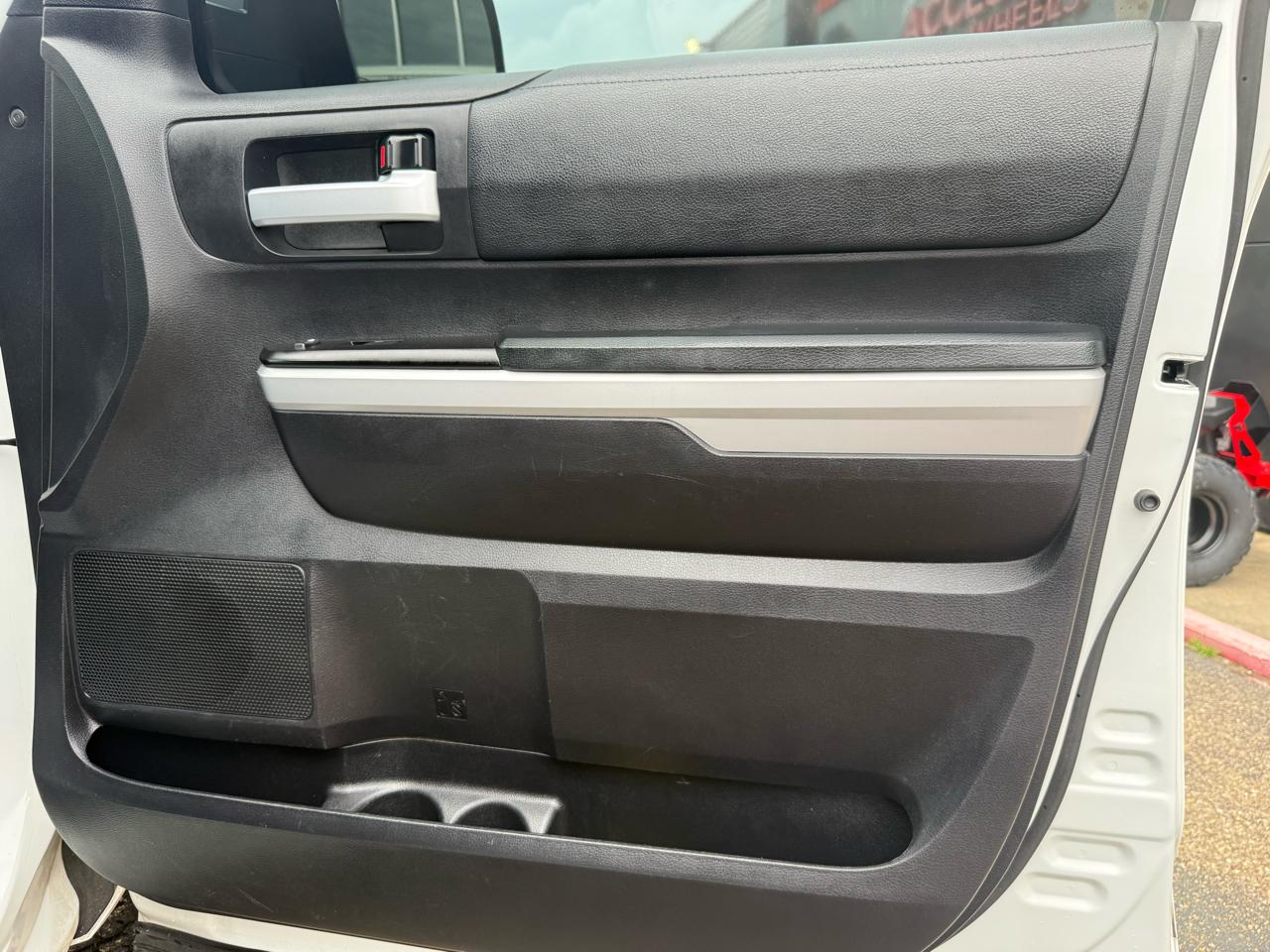 Toyota Tundra 4WD  2021