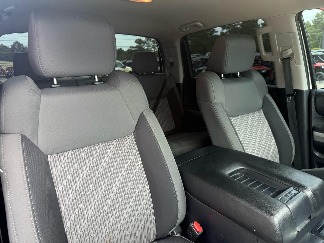 Toyota Tundra 4WD  2021