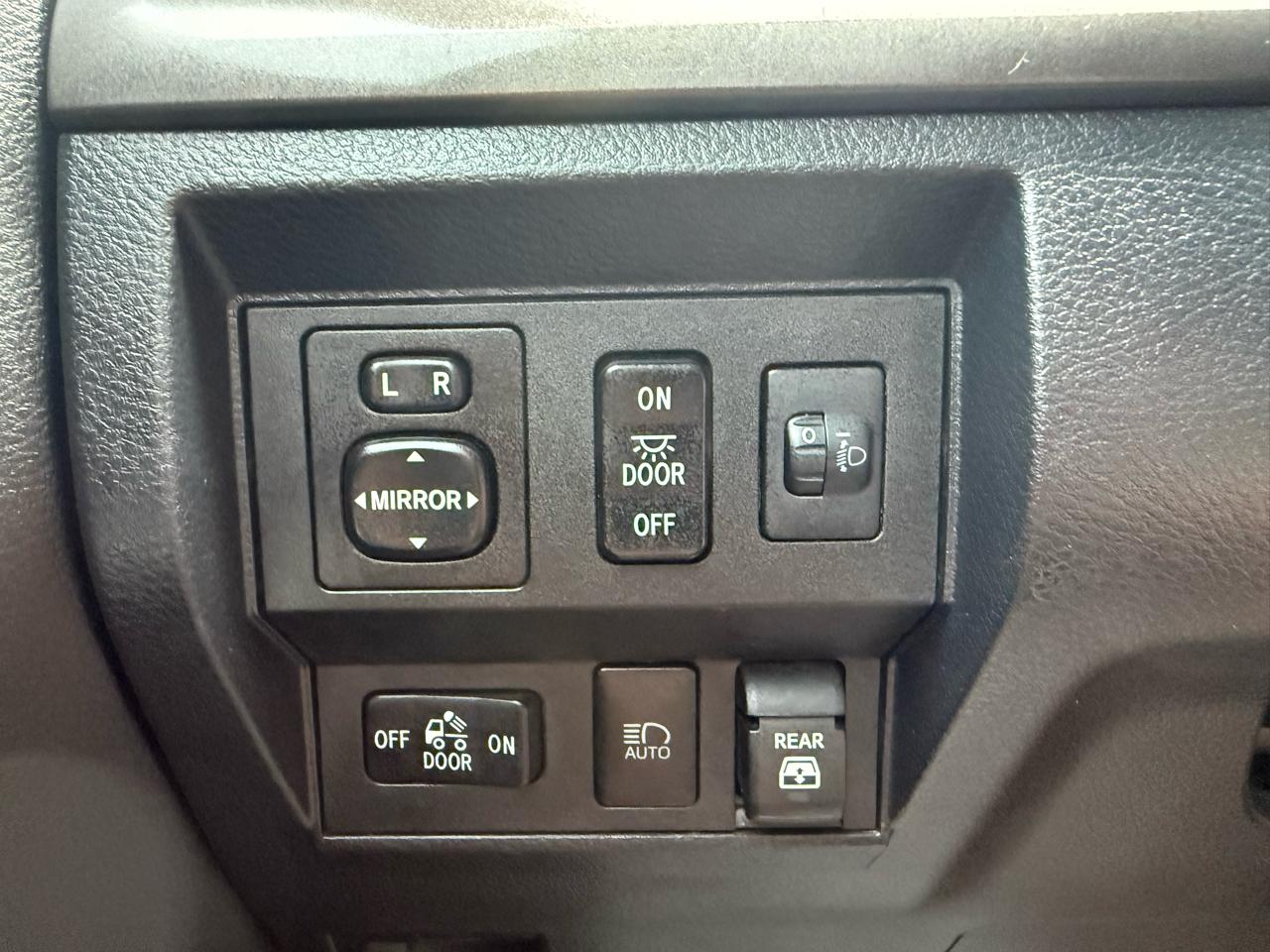 Toyota Tundra 4WD  2021