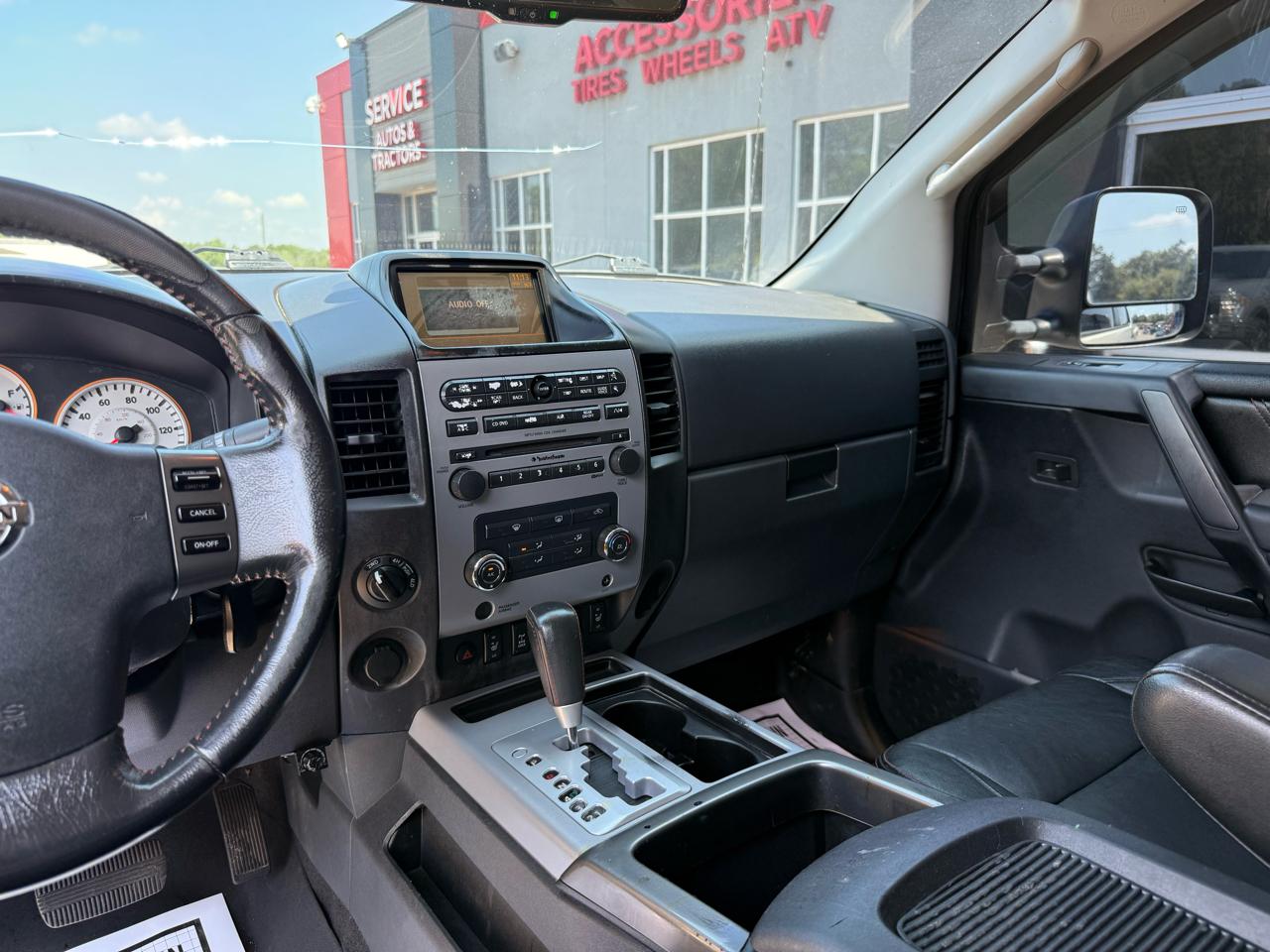 Nissan Titan  2010