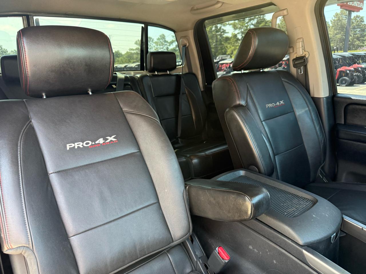 Nissan Titan  2010