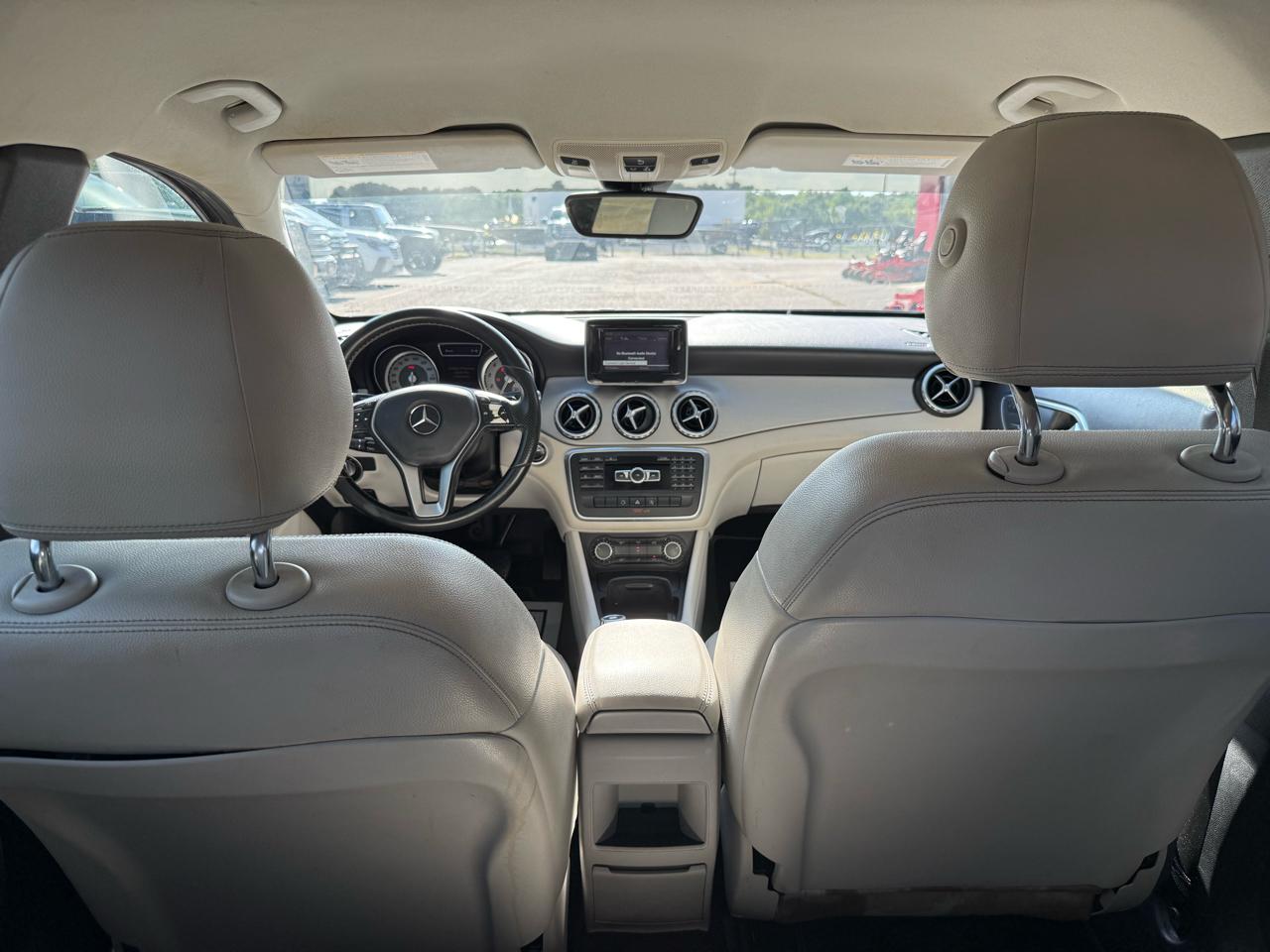 Mercedes-Benz GLA-Class  2015