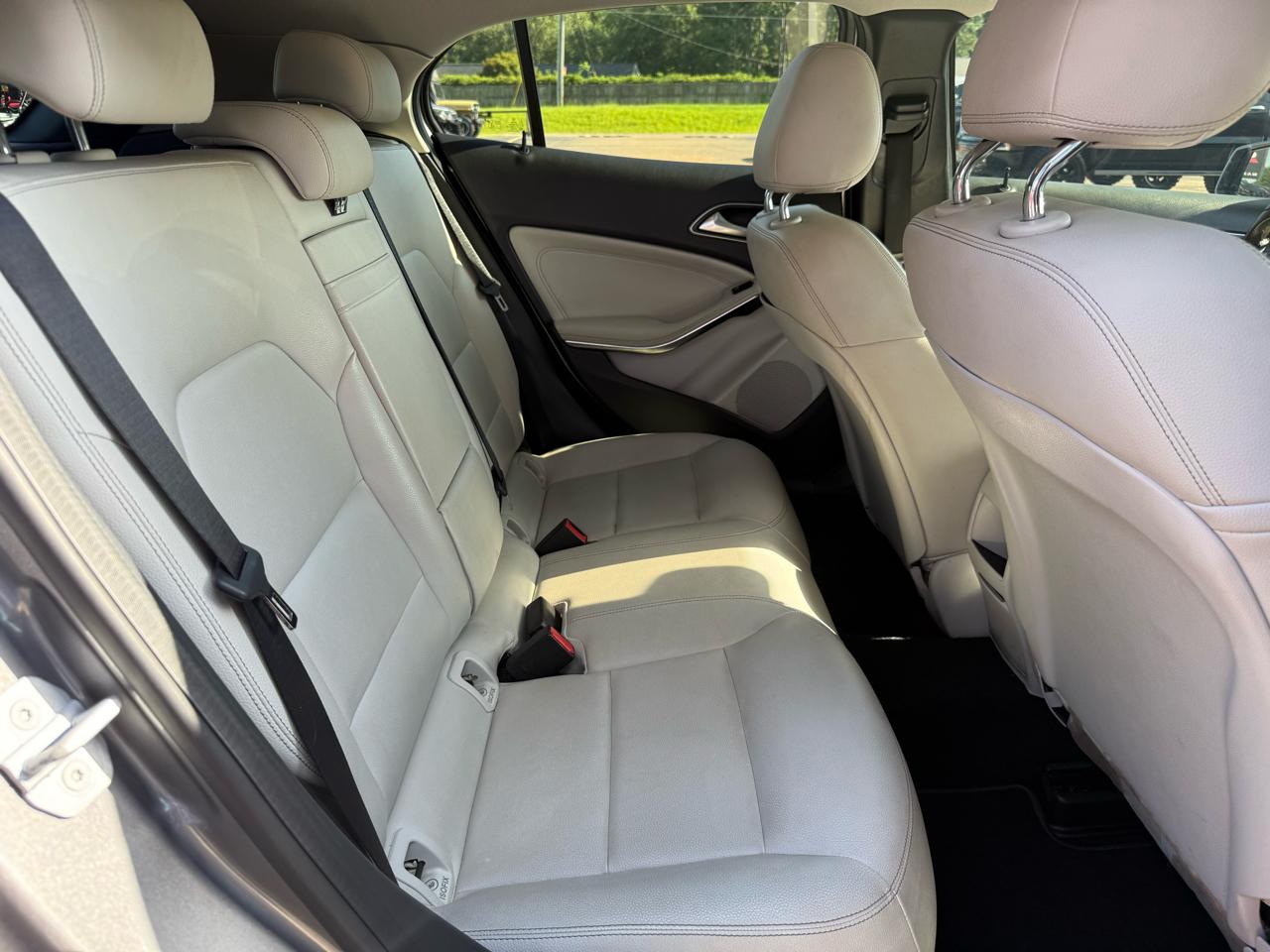 Mercedes-Benz GLA-Class  2015