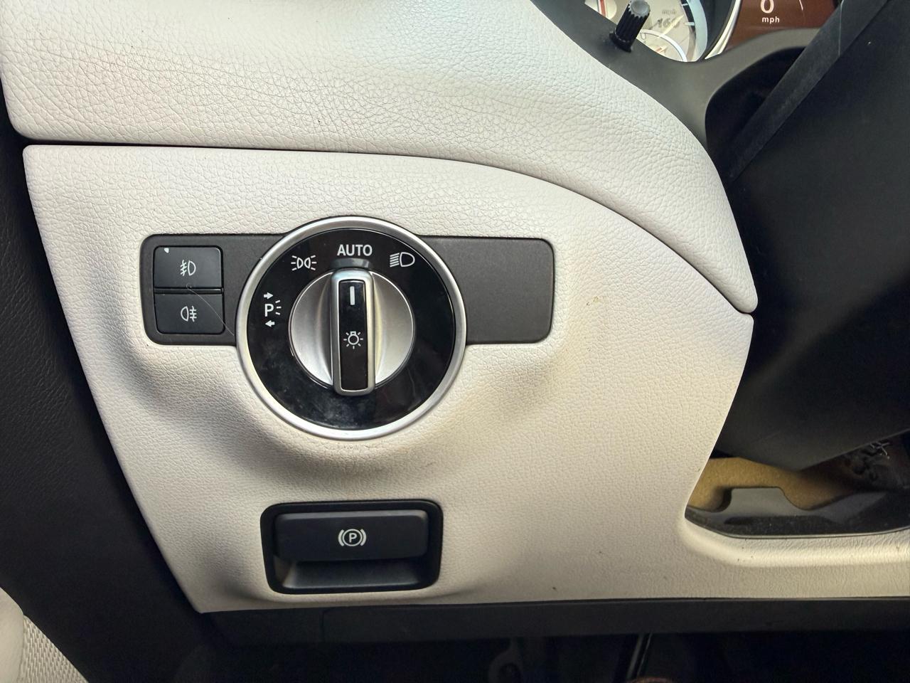 Mercedes-Benz GLA-Class  2015