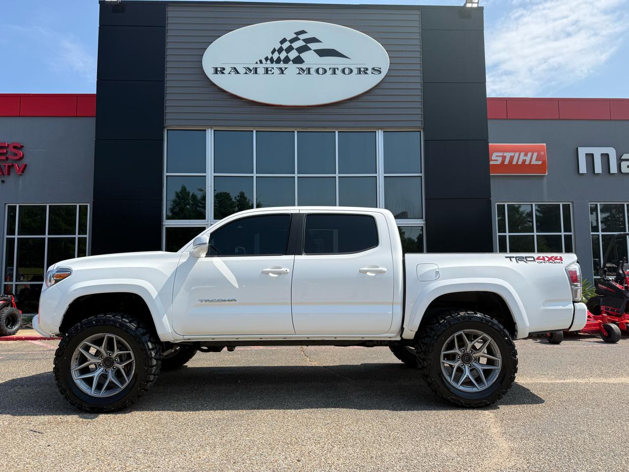 Toyota Tacoma 4WD  2022