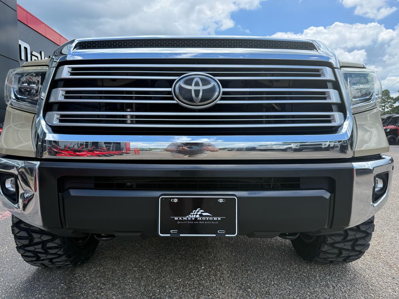 Toyota Tundra 4WD  2020