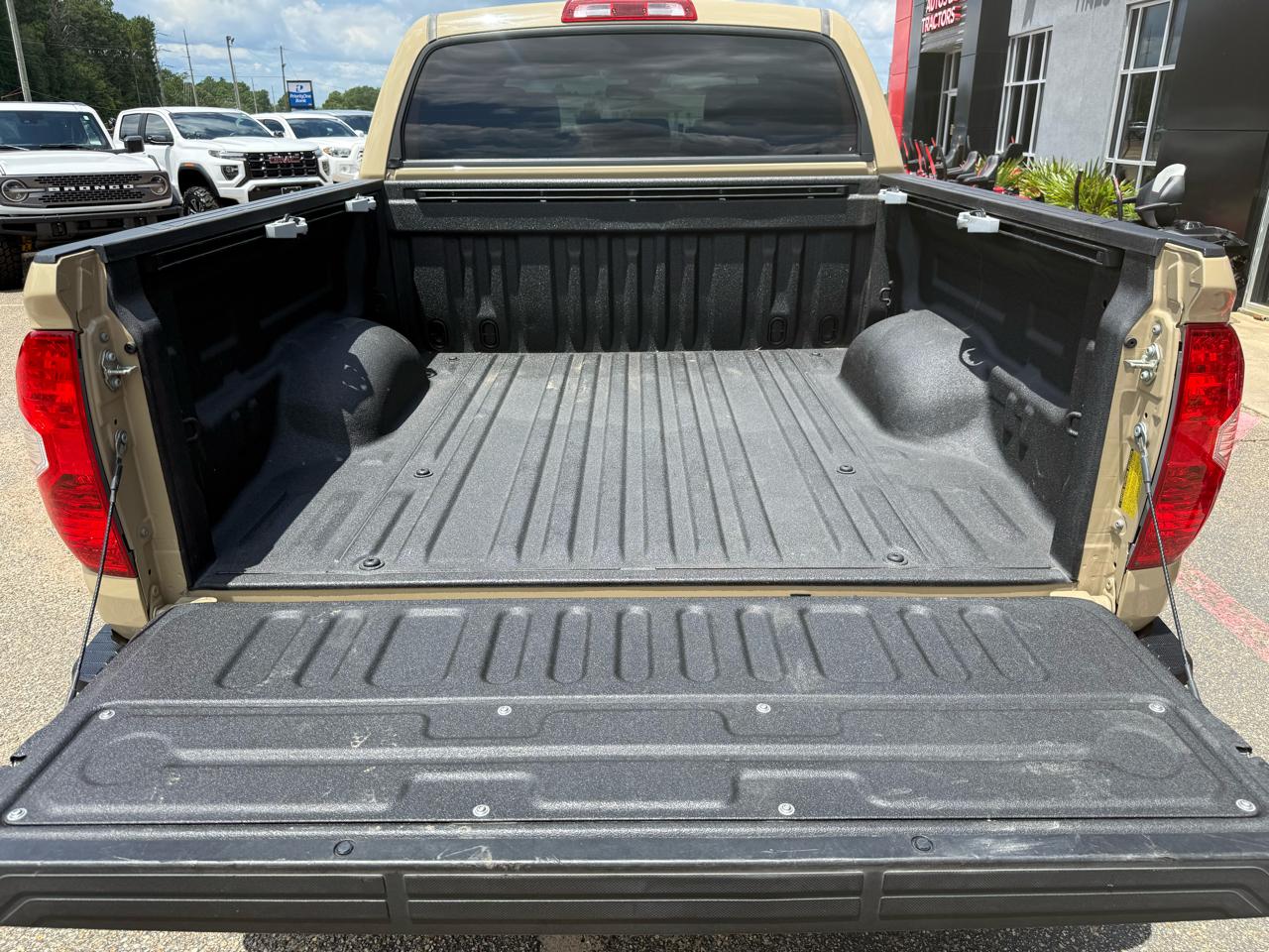 Toyota Tundra 4WD  2020