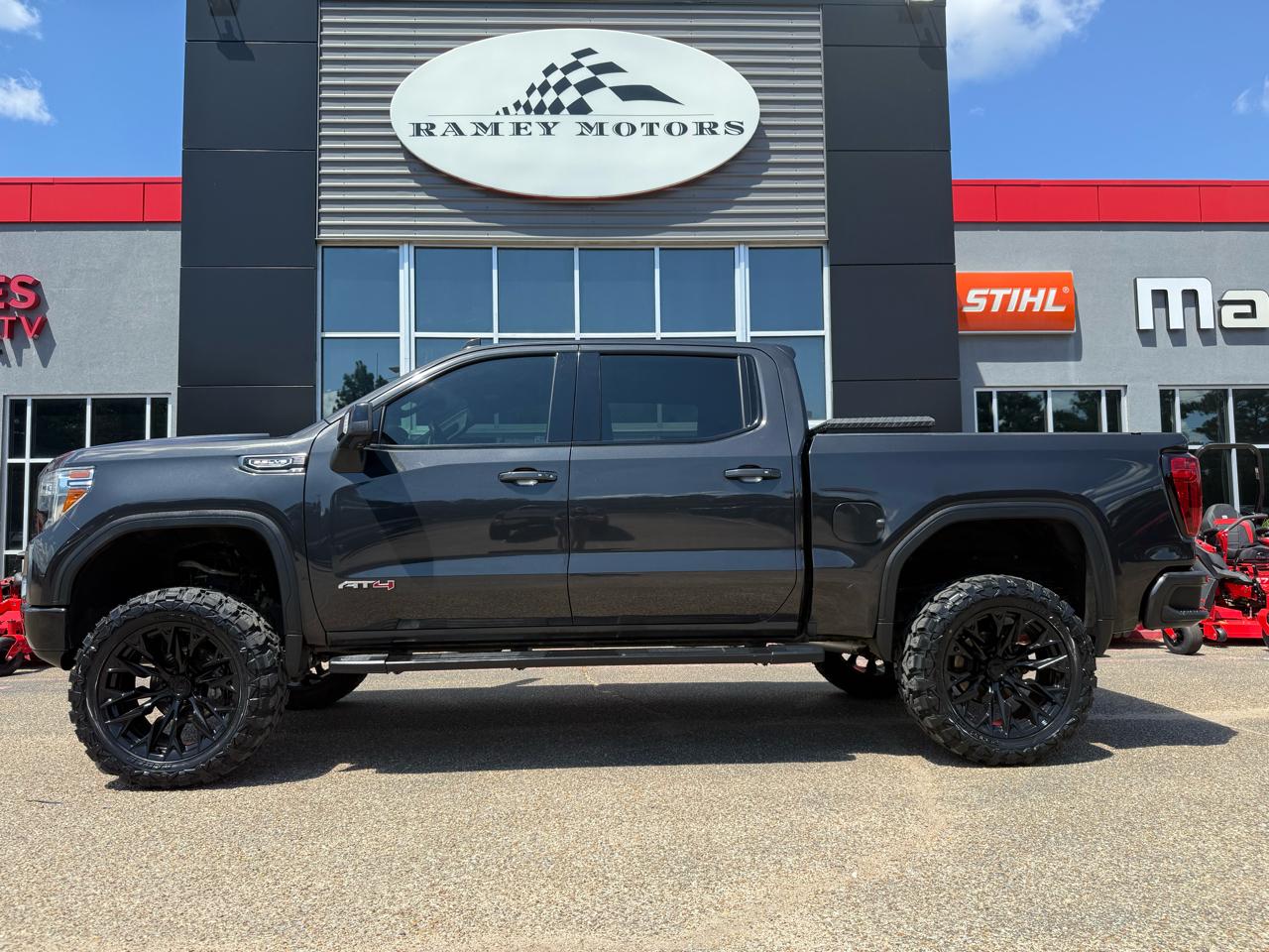 GMC Sierra 1500 4WD Crew Cab 147" AT4 2020