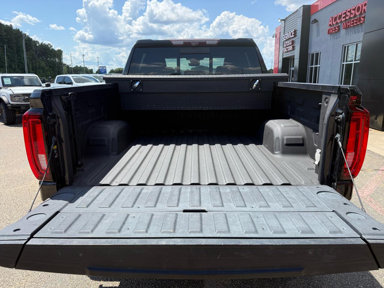 GMC Sierra 1500 4WD Crew Cab 147" AT4 2020