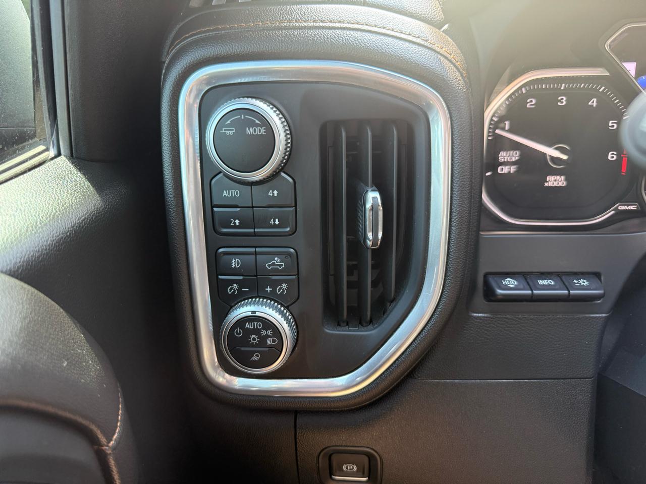 GMC Sierra 1500 4WD Crew Cab 147" AT4 2020