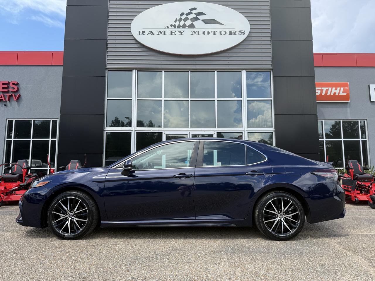 Toyota Camry  2022