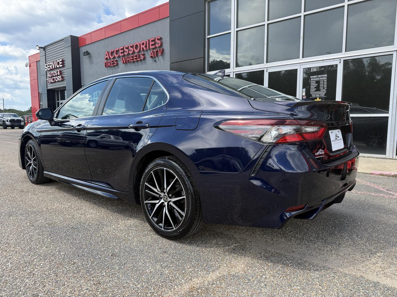 Toyota Camry  2022