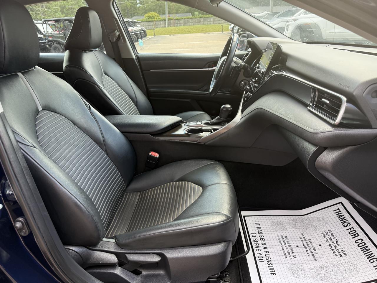 Toyota Camry  2022