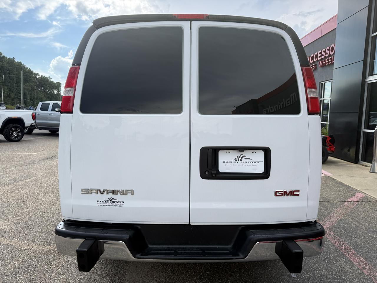 GMC Savana Cargo Van  2020