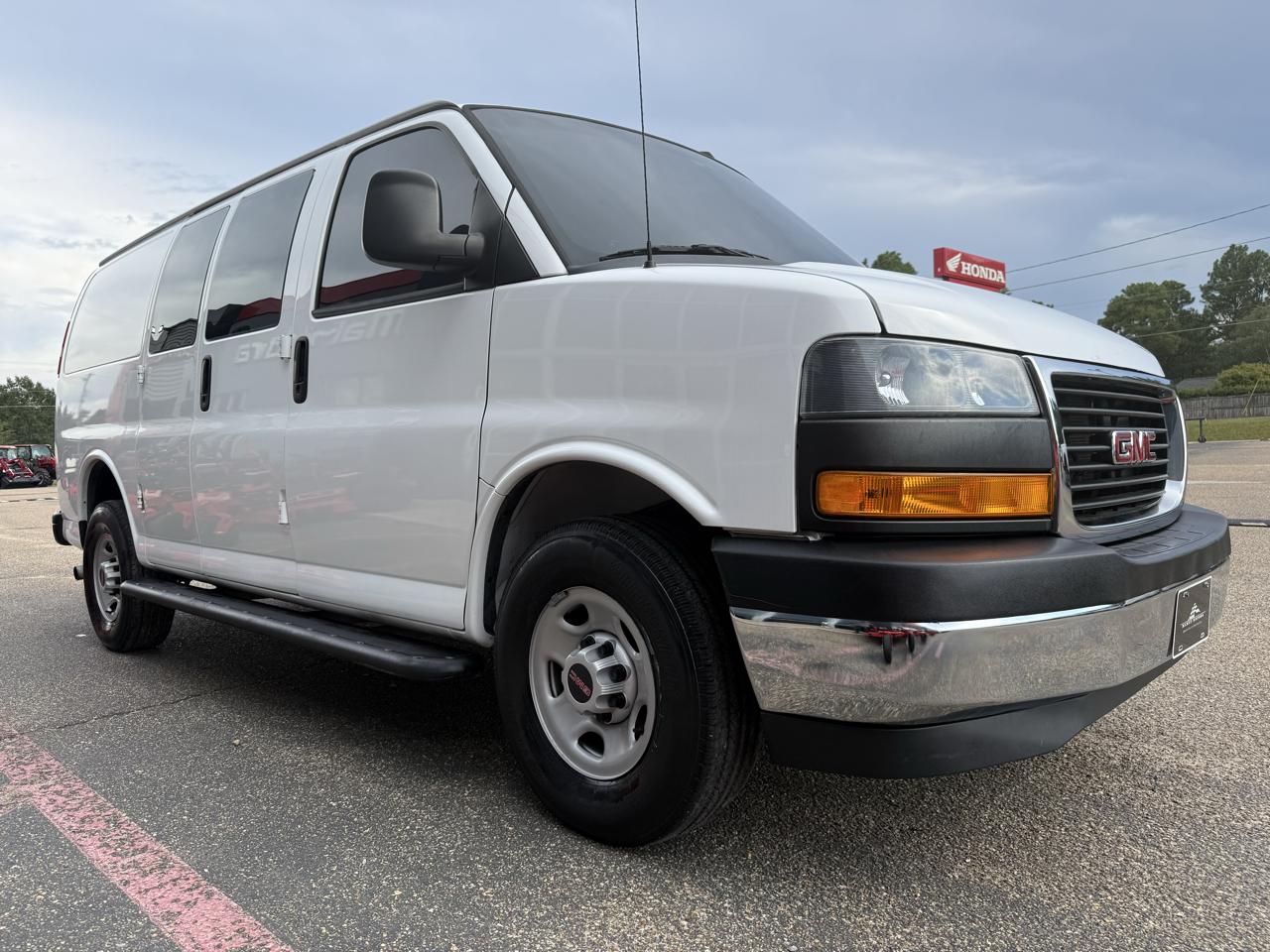 GMC Savana Cargo Van  2020