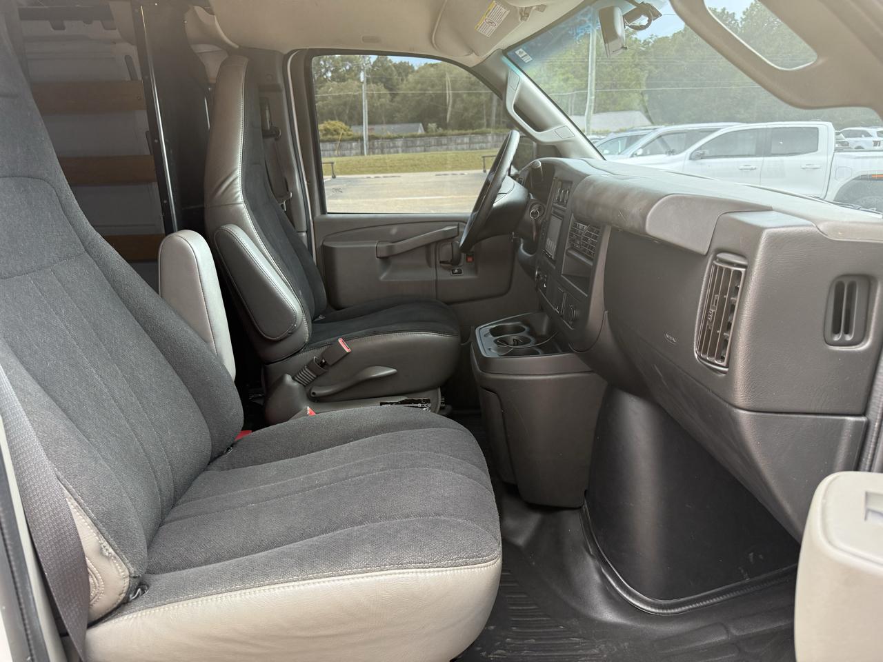 GMC Savana Cargo Van  2020