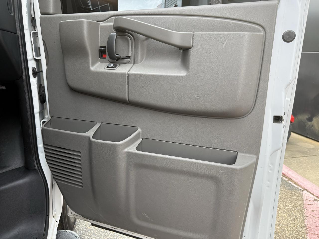 GMC Savana Cargo Van  2020