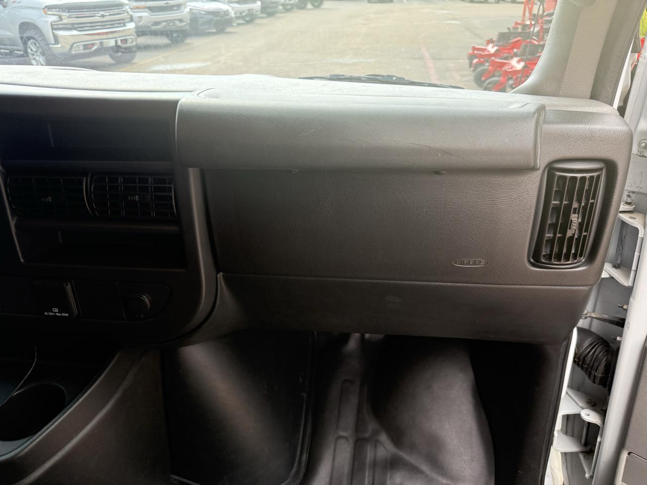 GMC Savana Cargo Van  2020