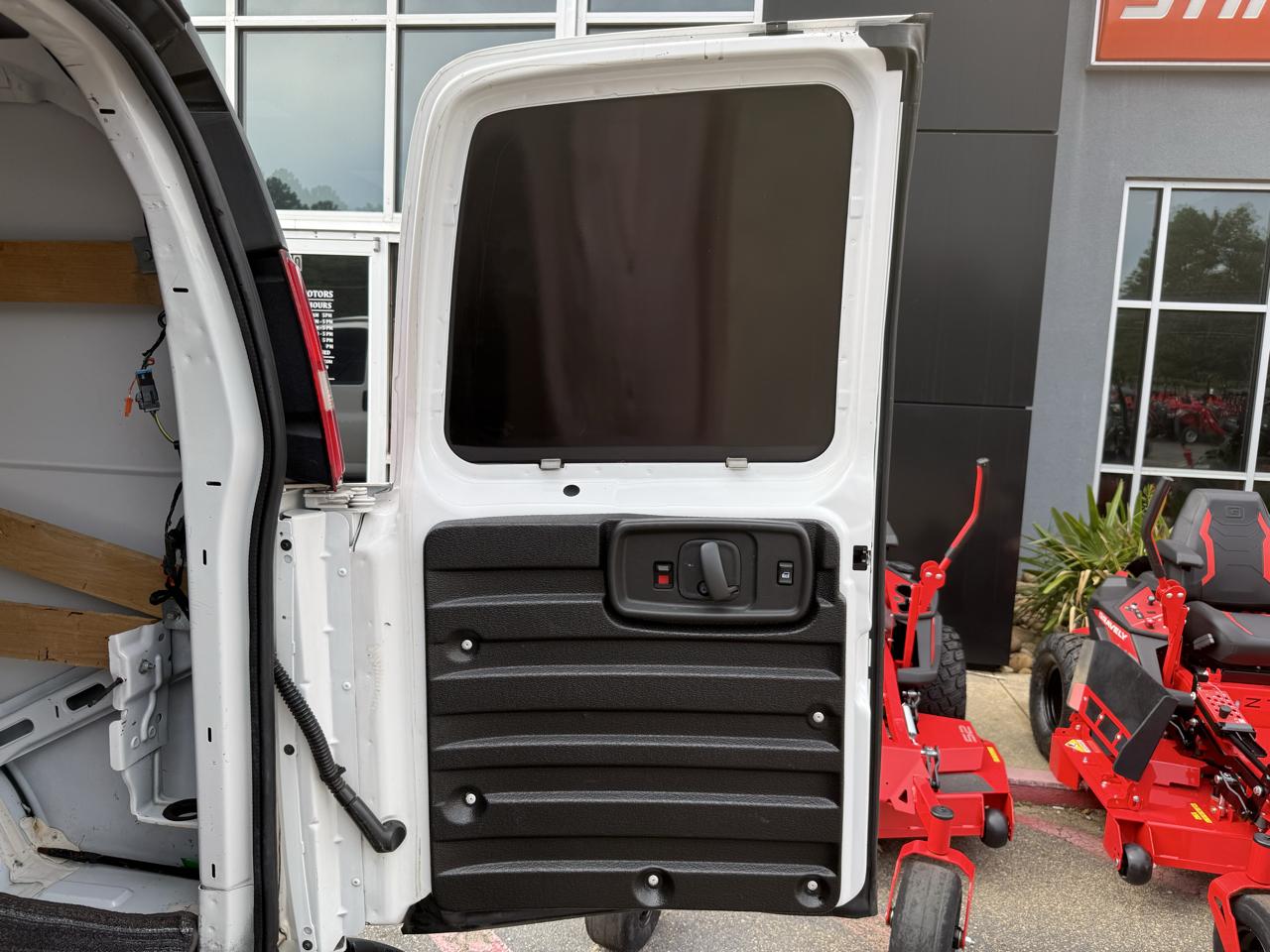 GMC Savana Cargo Van  2020