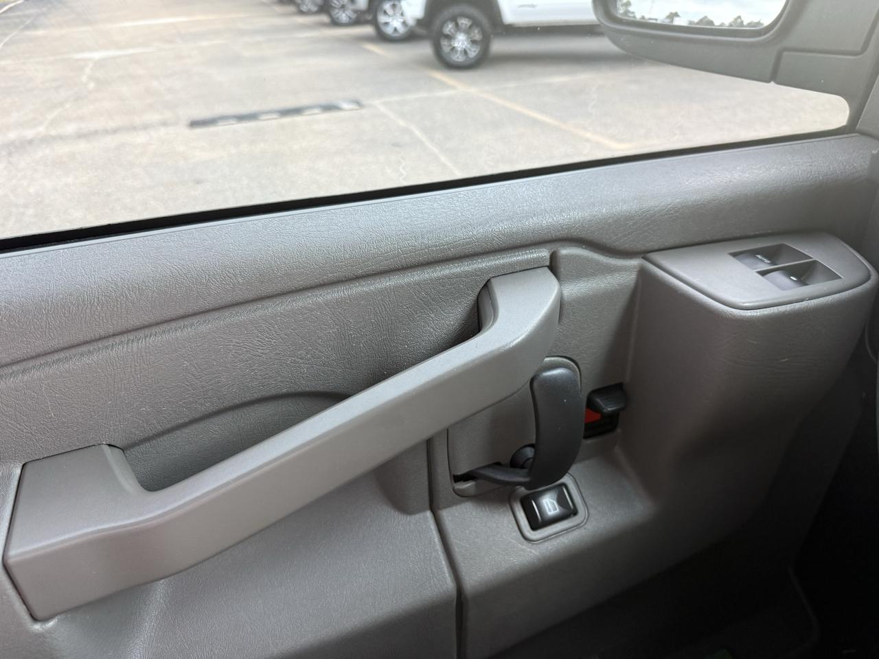 GMC Savana Cargo Van  2020