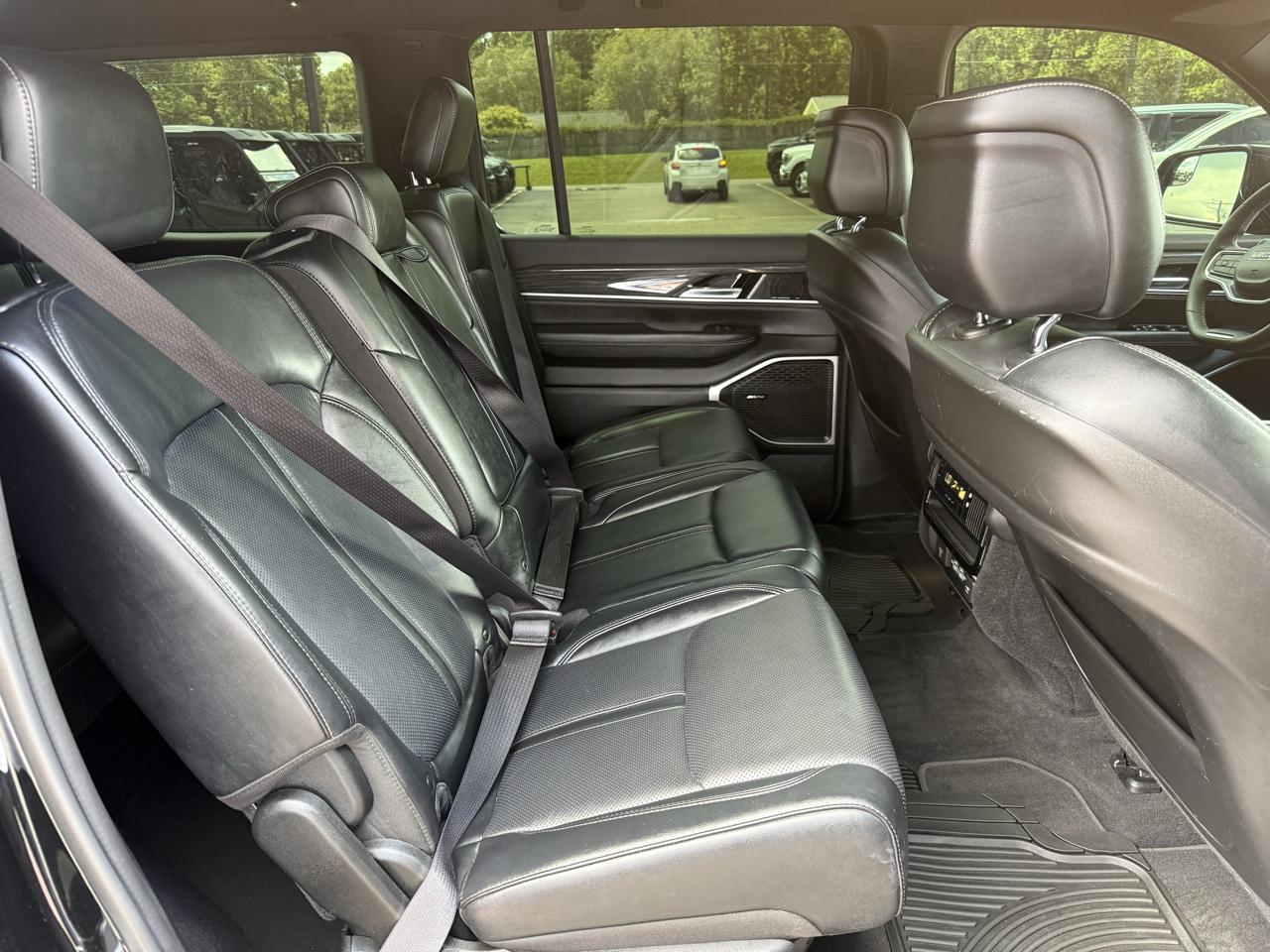 Jeep Wagoneer  2022