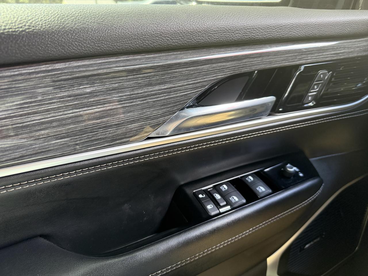 Jeep Wagoneer  2022