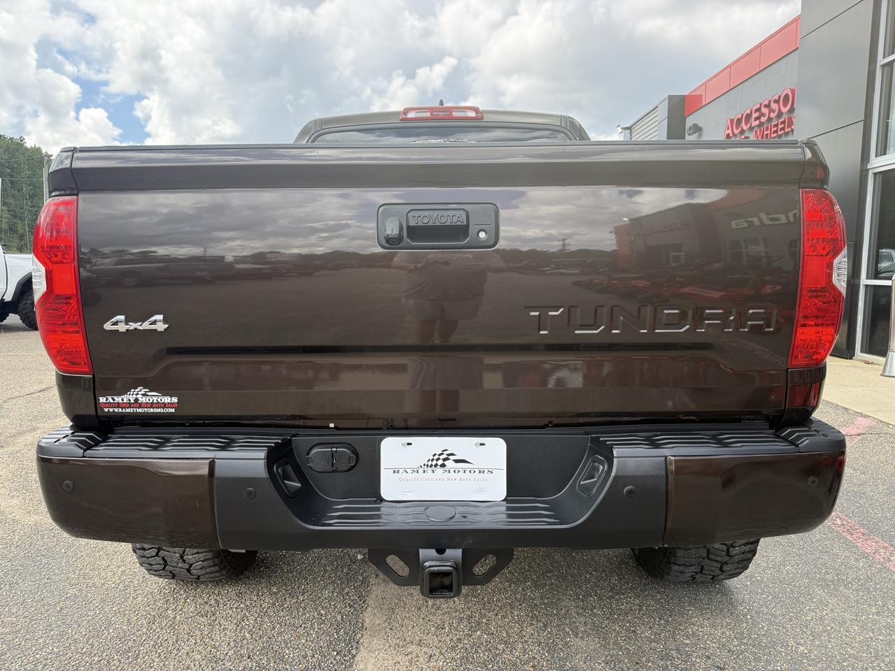 Toyota Tundra 4WD  2021