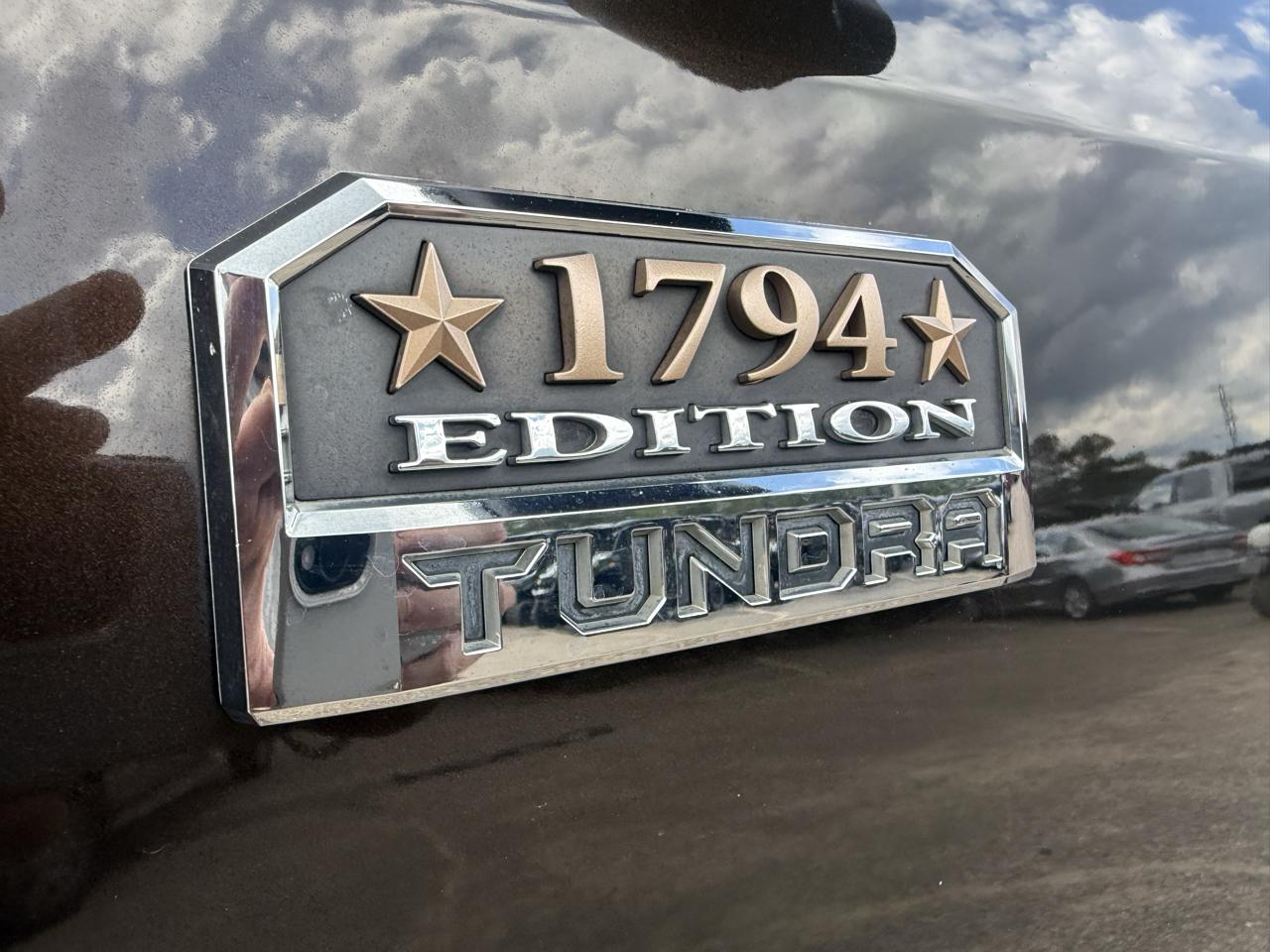 Toyota Tundra 4WD  2021