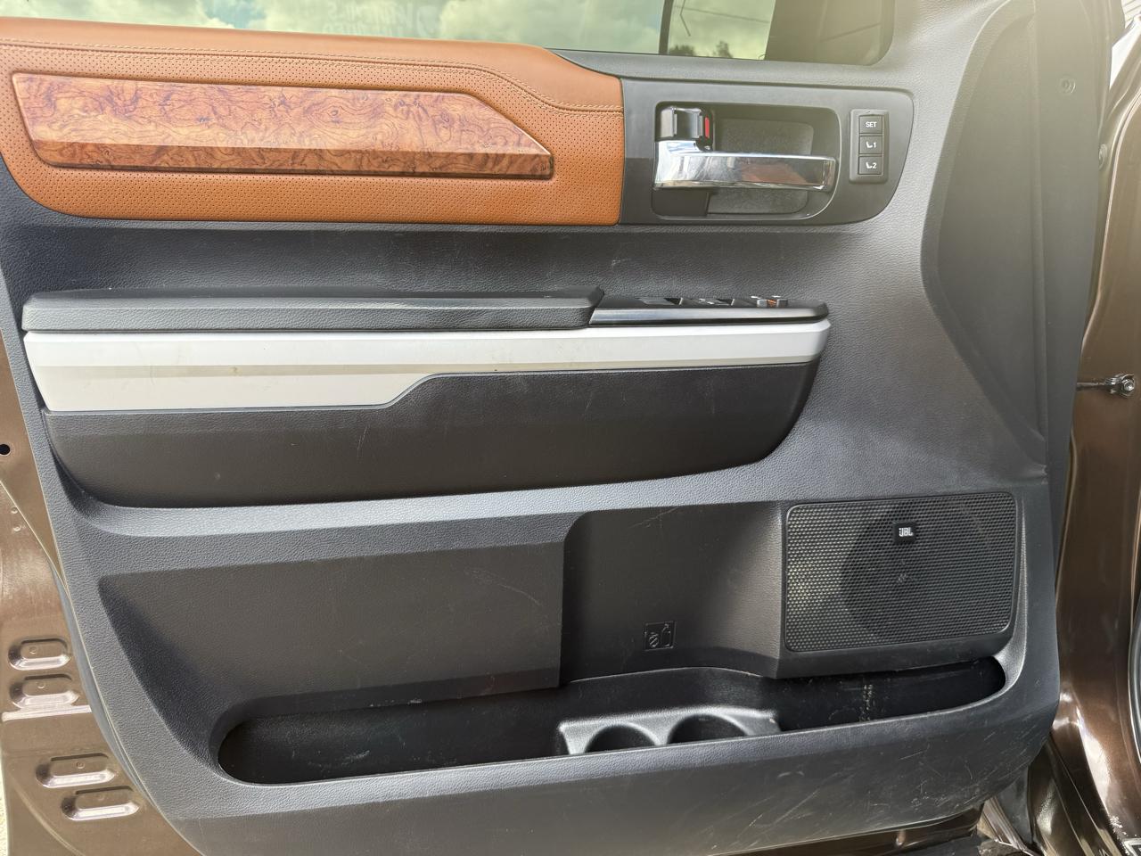 Toyota Tundra 4WD  2021