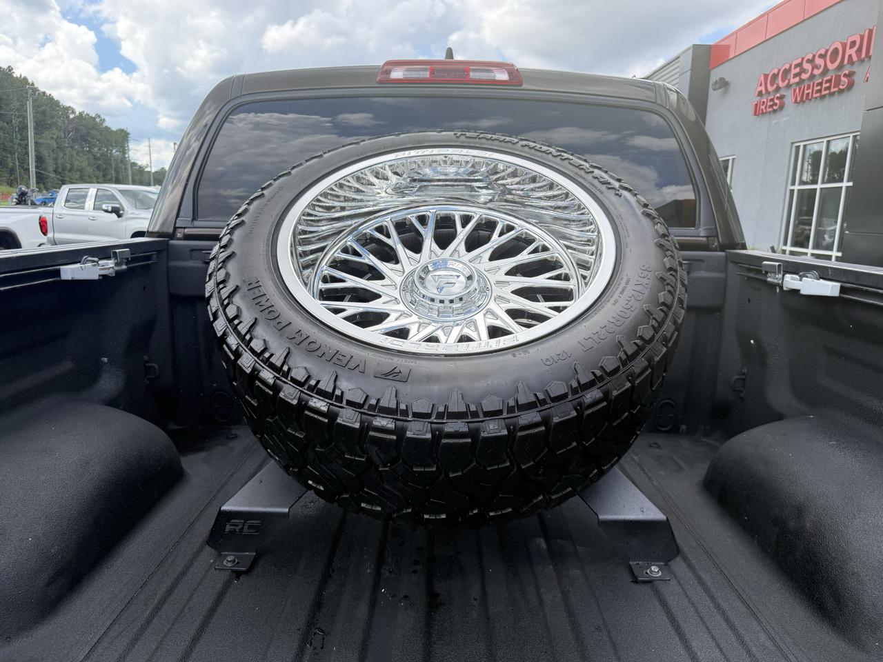 Toyota Tundra 4WD  2021