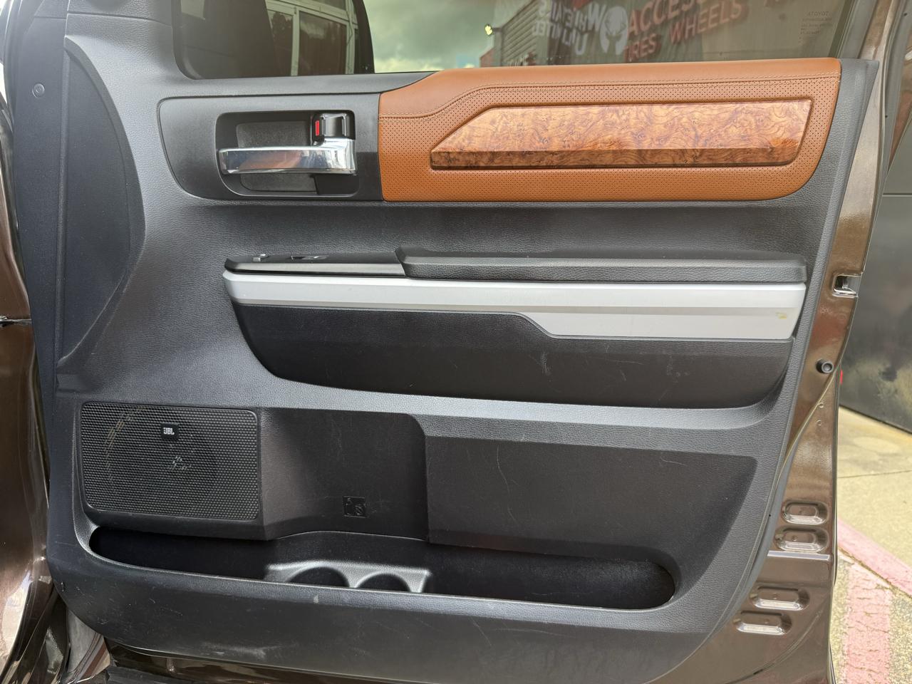 Toyota Tundra 4WD  2021