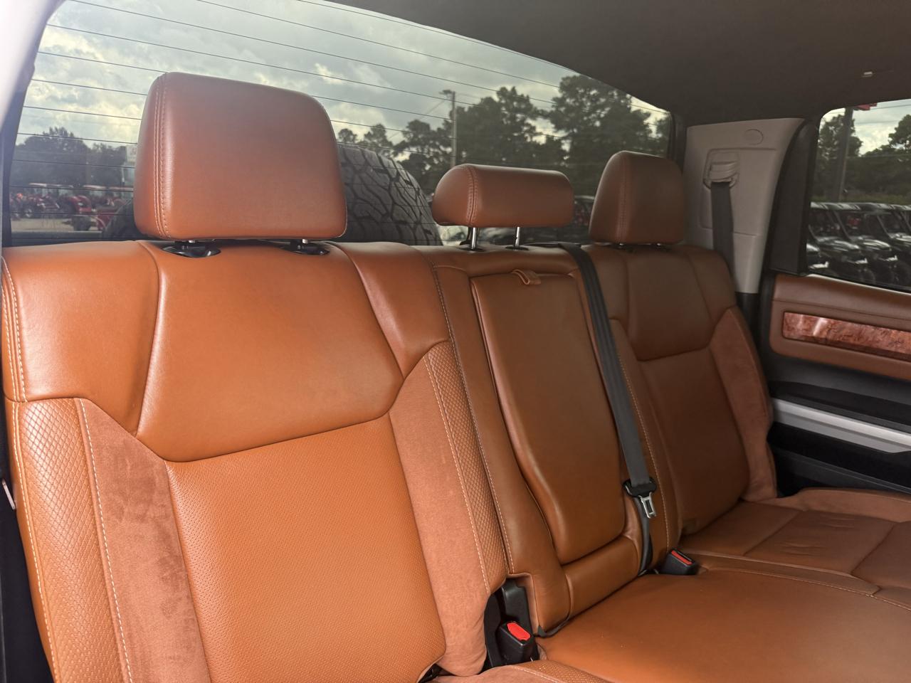 Toyota Tundra 4WD  2021