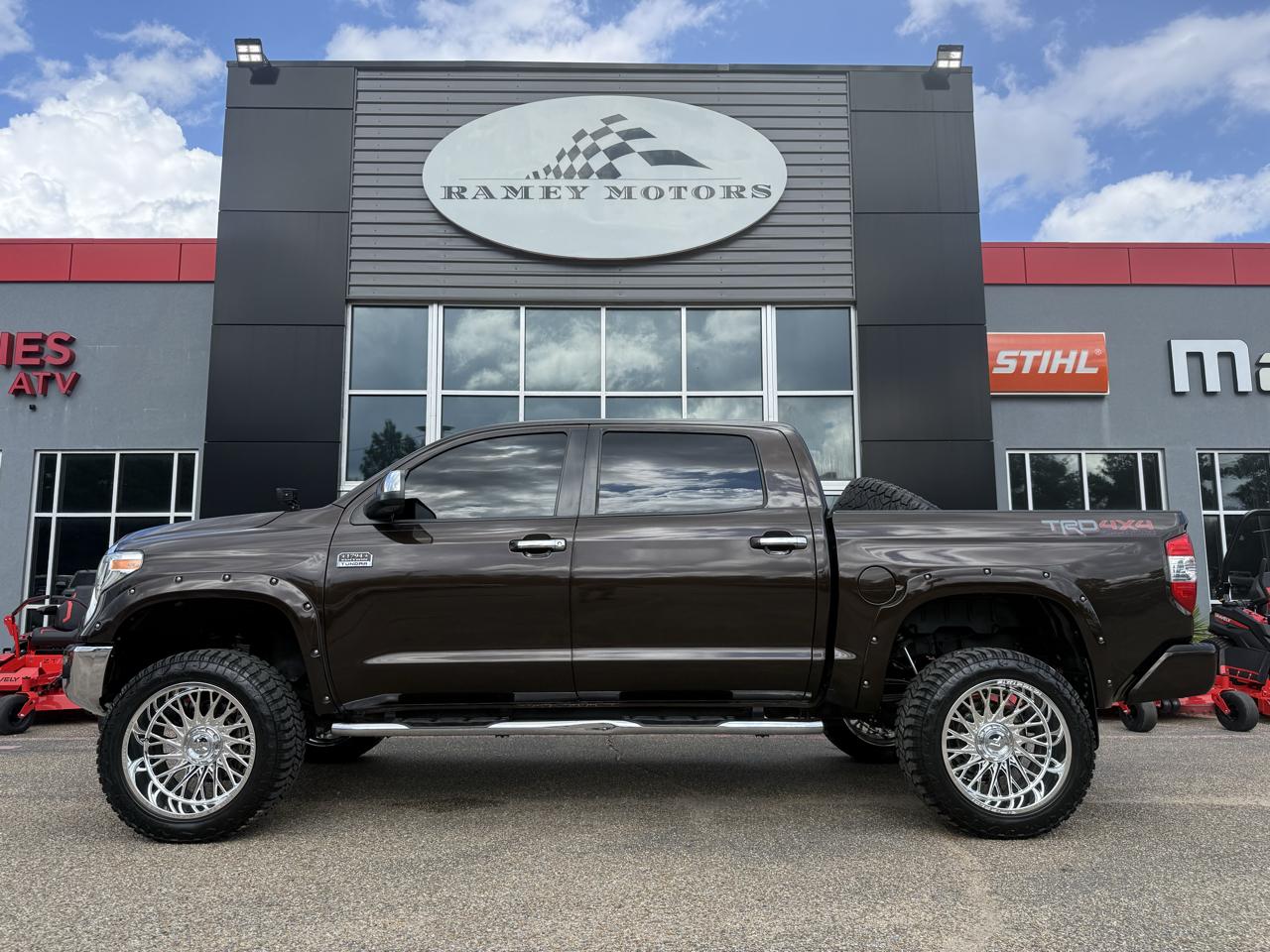 Toyota Tundra 4WD  2021