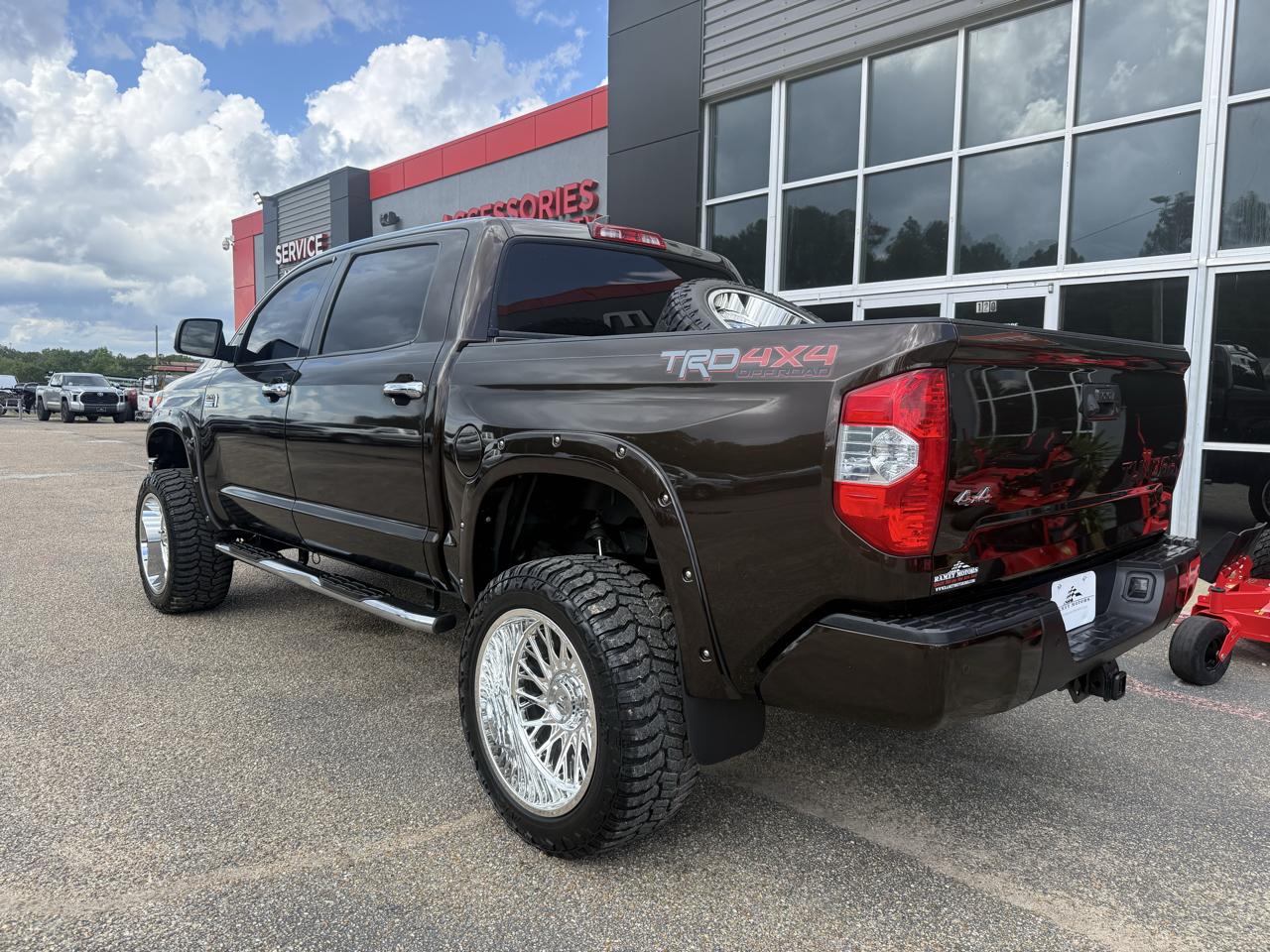 Toyota Tundra 4WD  2021