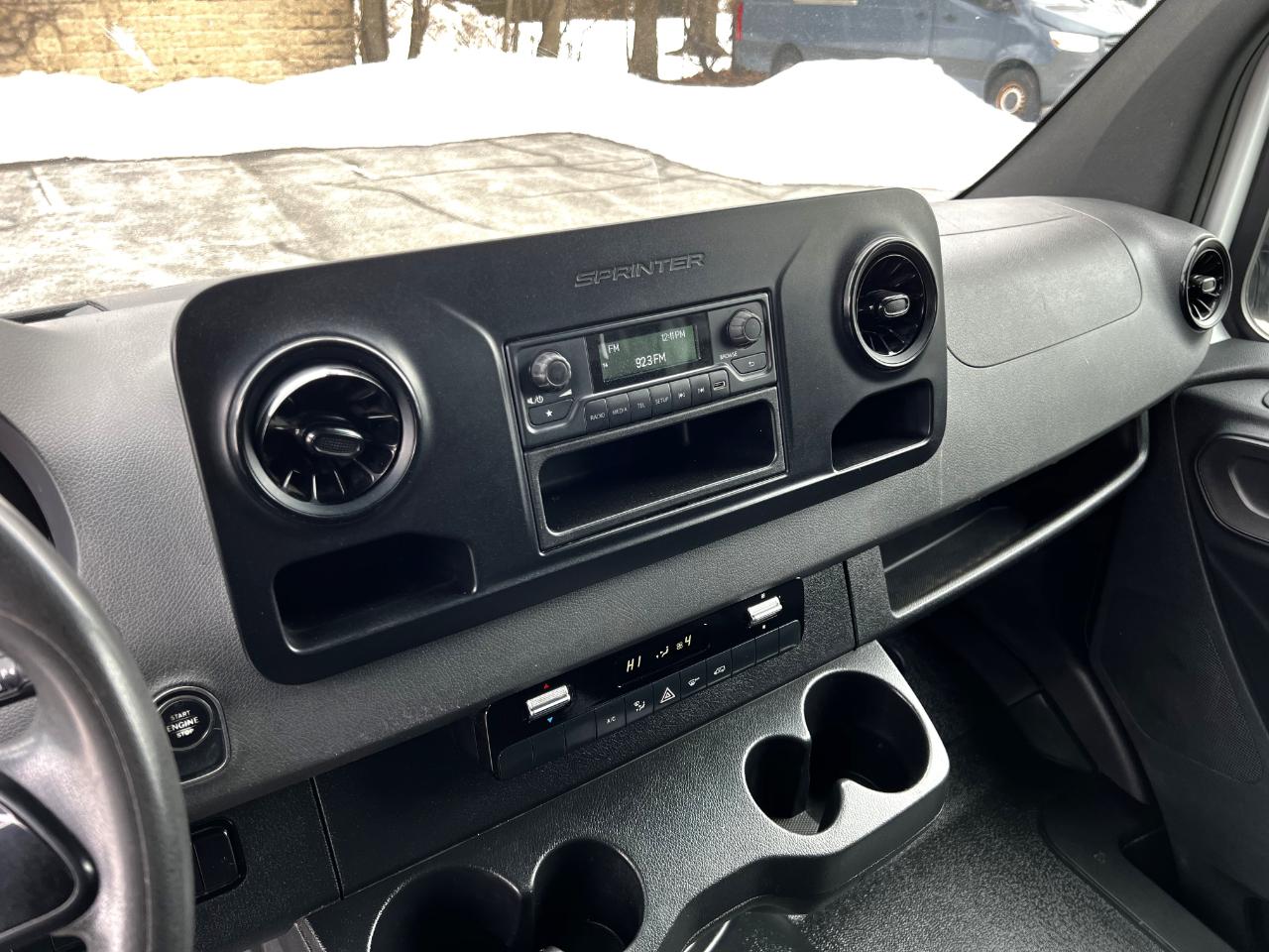 Mercedes-Benz Sprinter Van 2500 High Roof V6 170" Extended RWD 2019