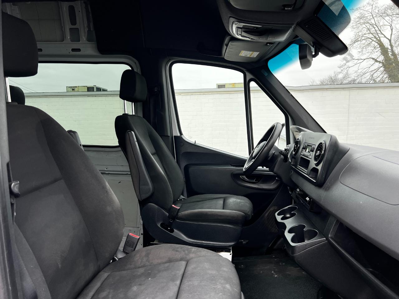 Mercedes-Benz Sprinter Van 2500 High Roof V6 170" Extended RWD 2019